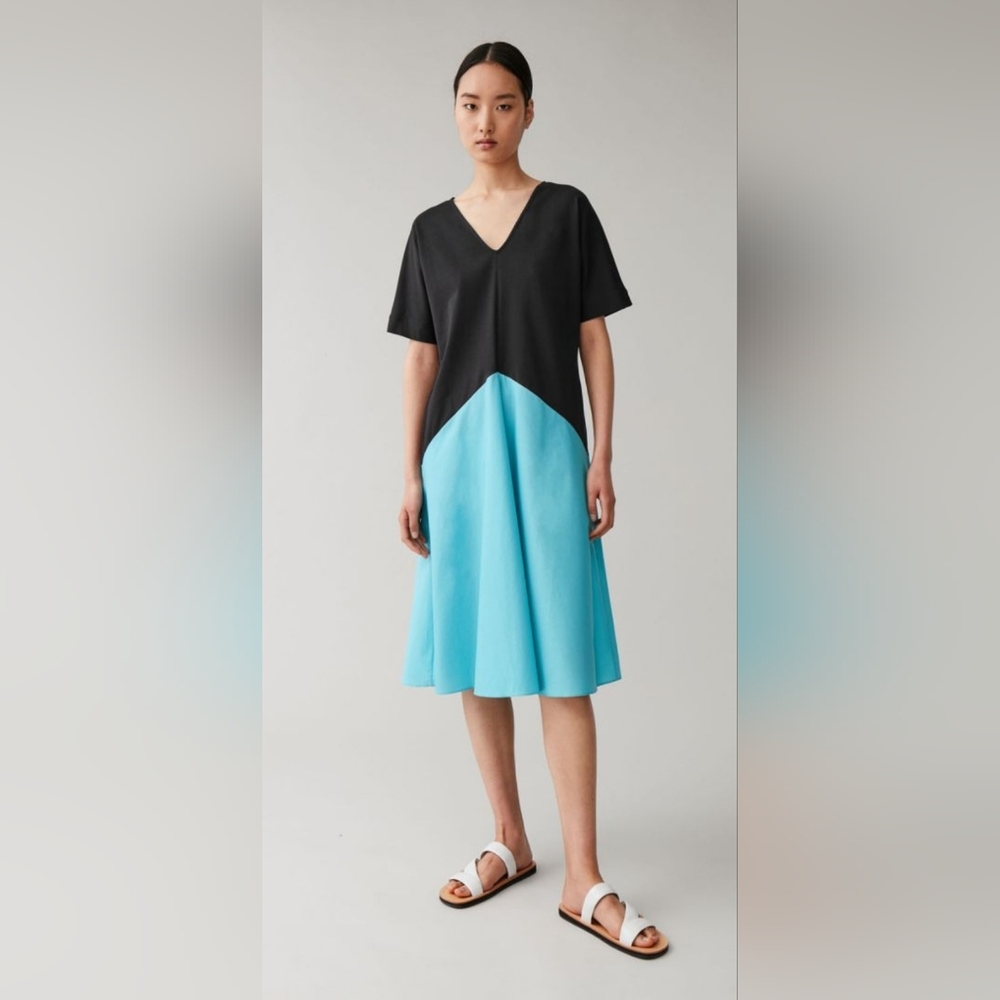 NEW COS V-Neck Midi Dress Size Medium Black Blue